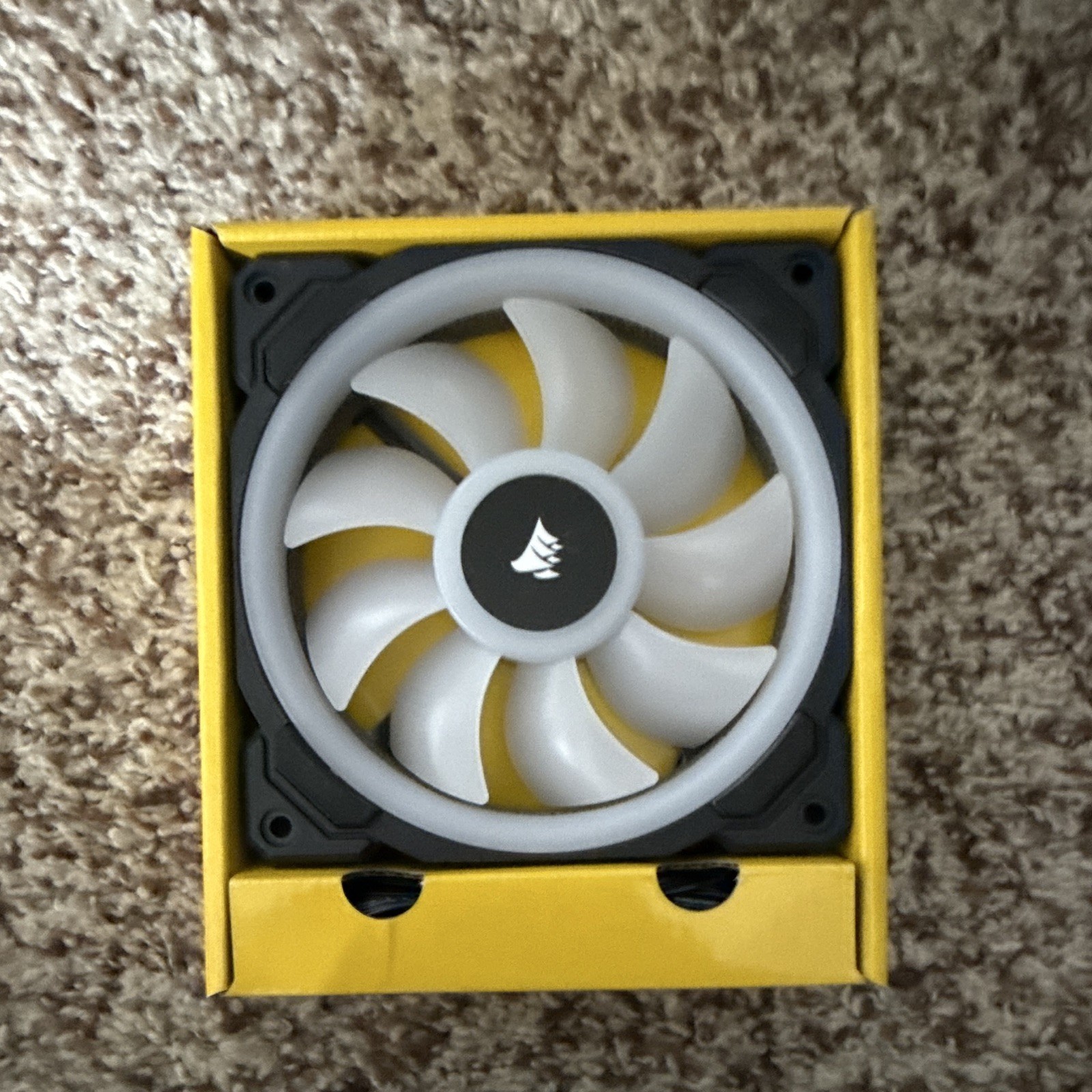 Corsair LL120 RGB 120mm PWM Case Fan 3-Pack Multicolor Black/White CO-9050072-WW