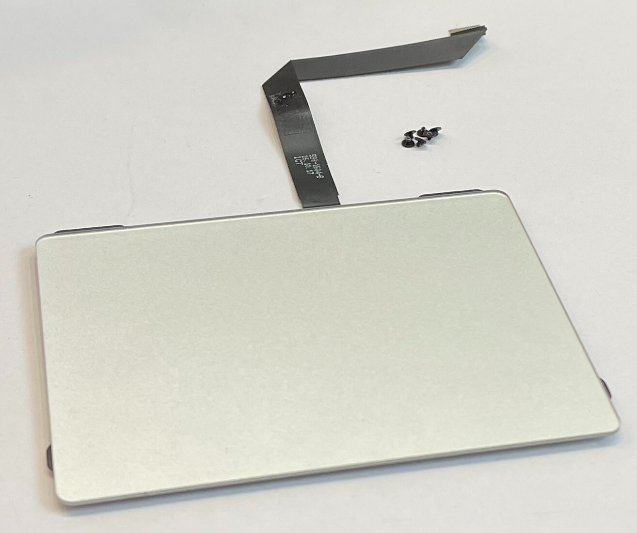 Apple MacBook Air 13″ A1466 2015 Genuine Trackpad Touchpad w/ Cable Screws