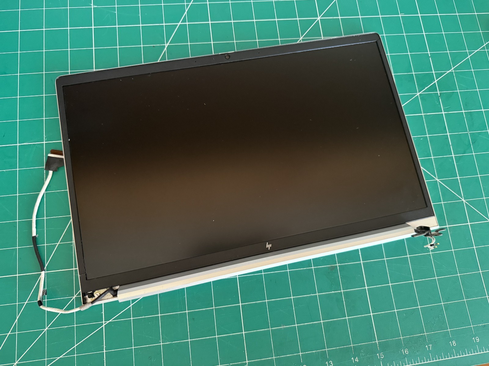 HP EliteBook 650 G10 16IN Non-Touch LCD Screen N42804-001 SCREW HOLDER BROKEN