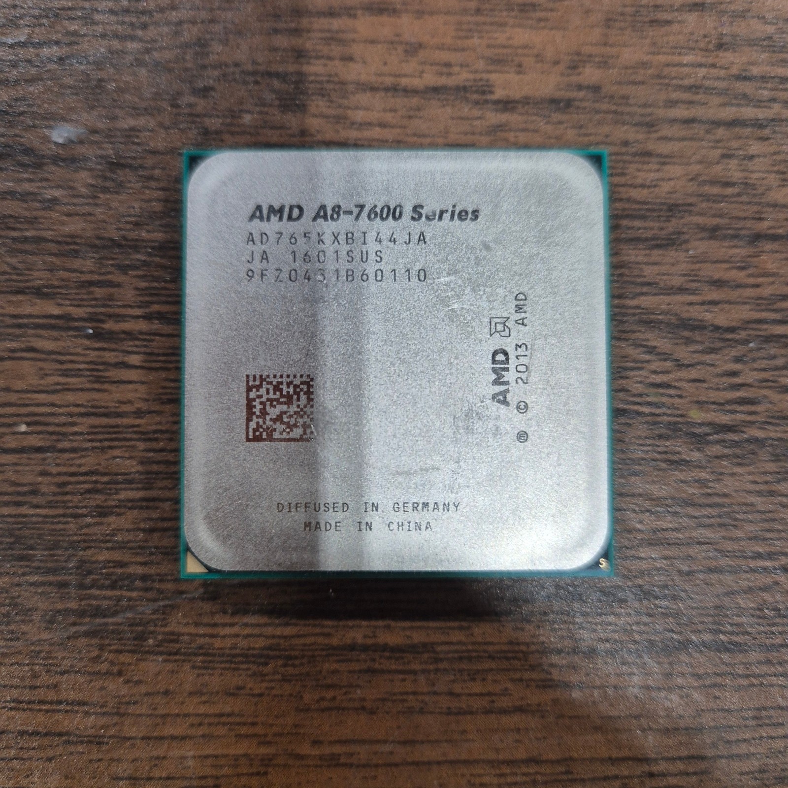 AMD A8-7600 3.1GHz Socket FM2+ Quad-Core Processor (AD760BYBI44JA)