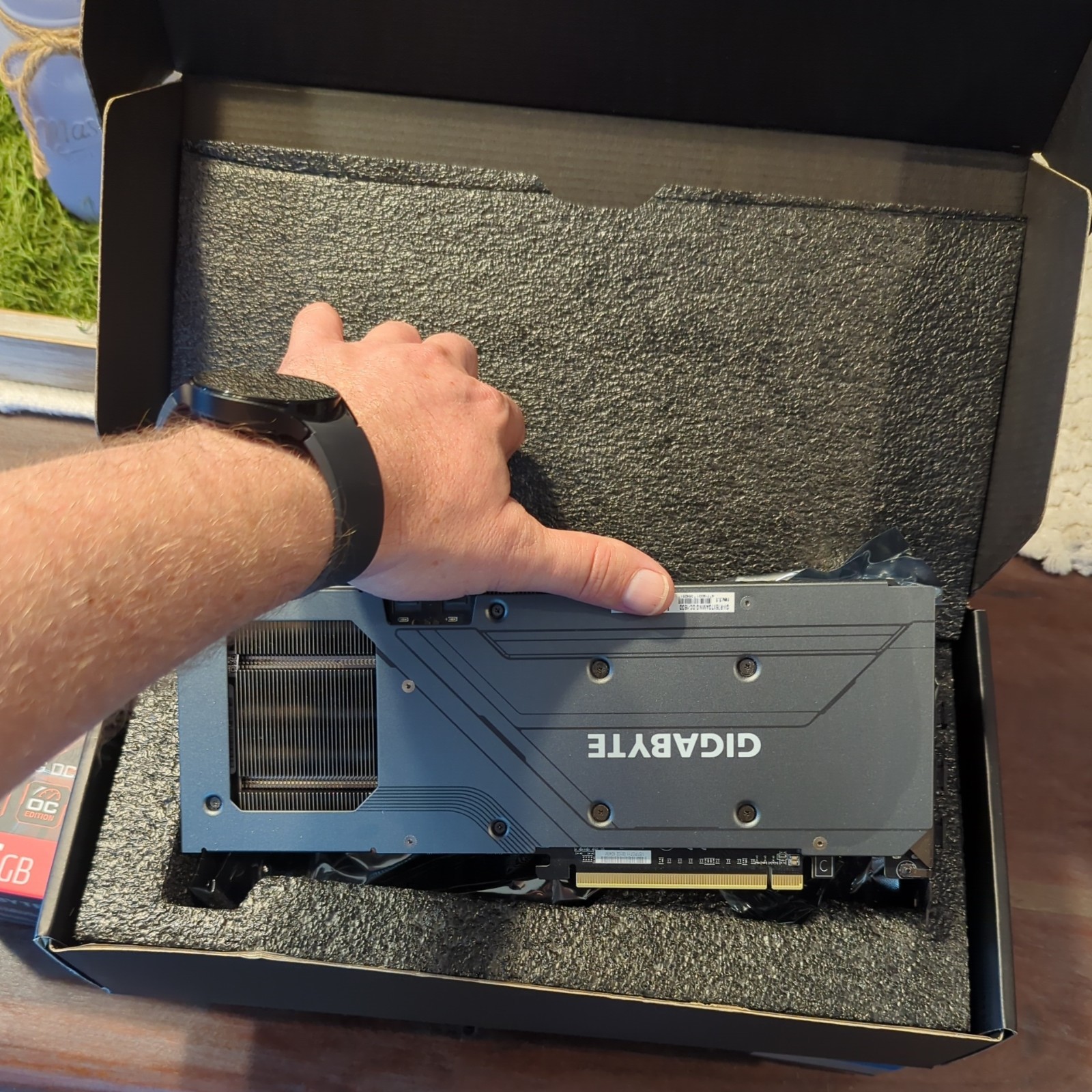 Gigabyte AMD Radeon RX 7600 XT GAMING OC 16 GB GDDR6 PCI Express 4.0 x16 Video