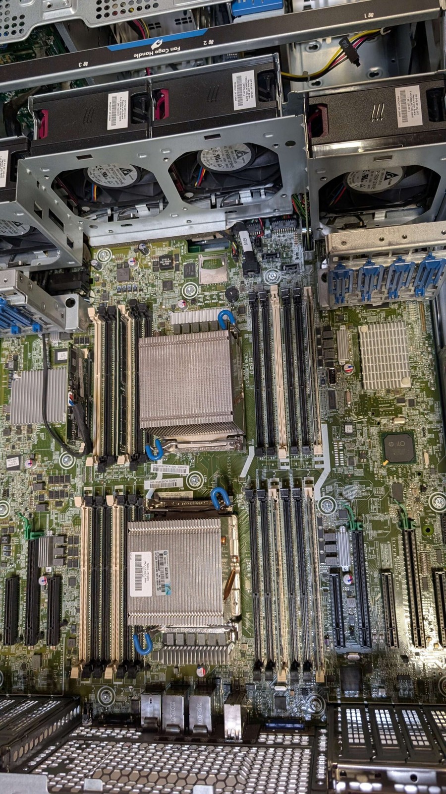HP Proliant 667253-001 ML350p Gen8 System Board 635678-002, 635678-00D
