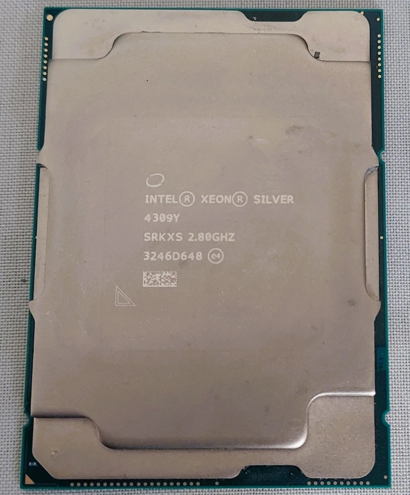 Intel Xeon Silver 4309Y SRKXS 2.80GHz 3.60GHz 8C 16T FCLGA4189 CPU Processor