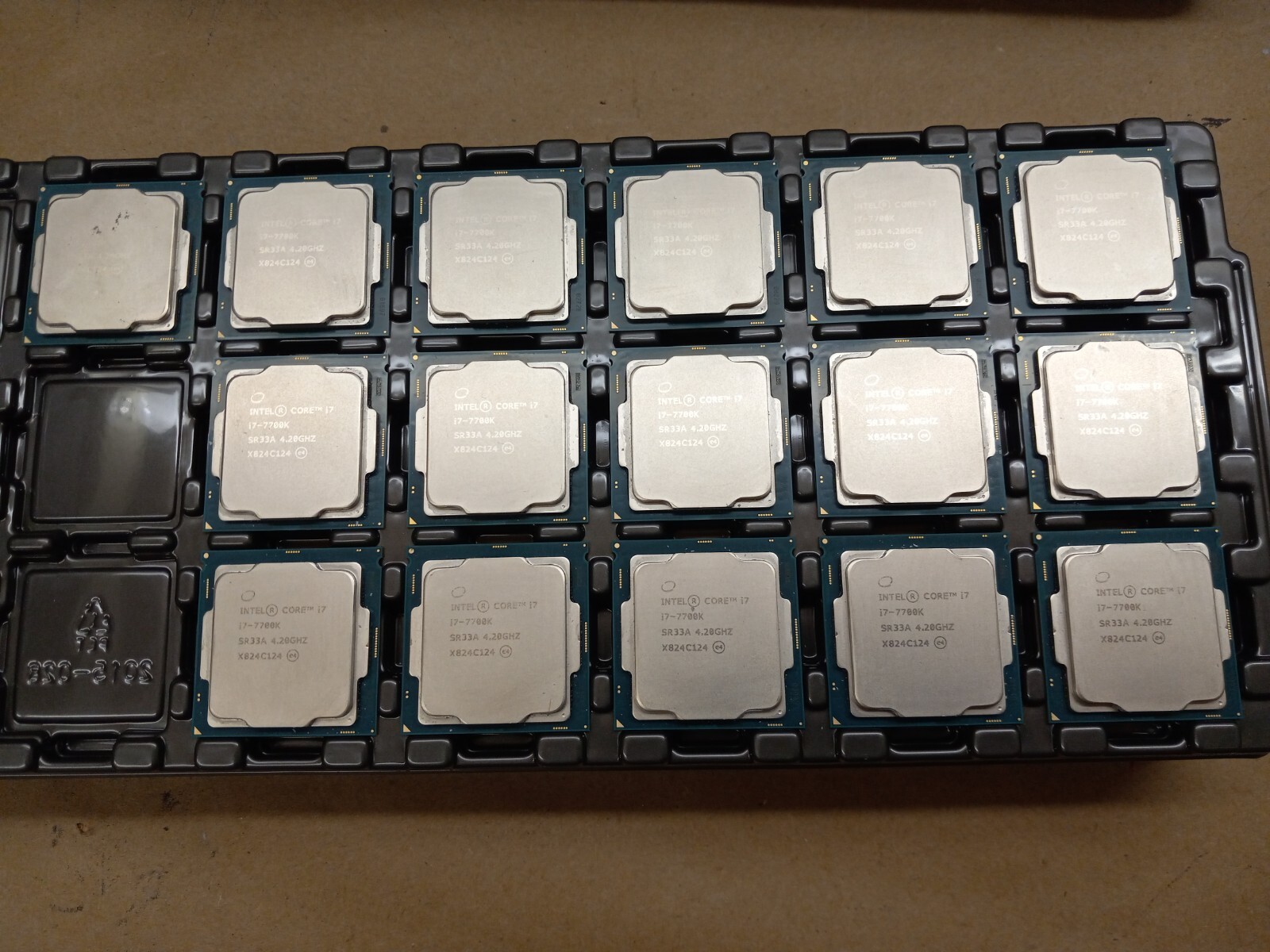 LOT OF 16 INTEL CORE i7-7700K SR33A PROCESSORS (PR350)