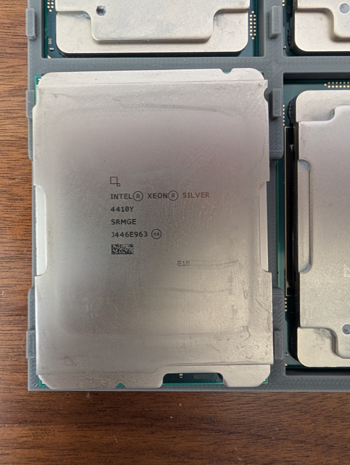 Intel Xeon Silver 4410Y SRMGE 2.00GHz 12-Cores LGA4677 150W CPU