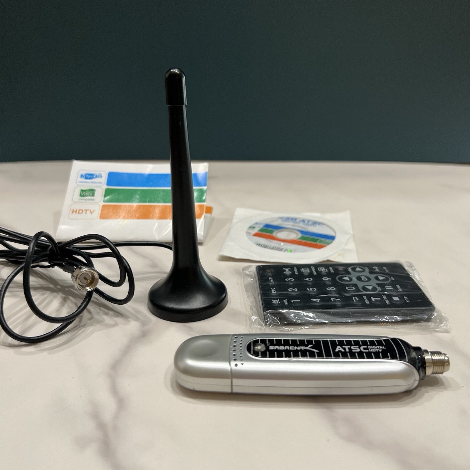 Sabrent USB Digital TV Tuner ATSC/QAM/ANALOG Remote Control Supports HDTV