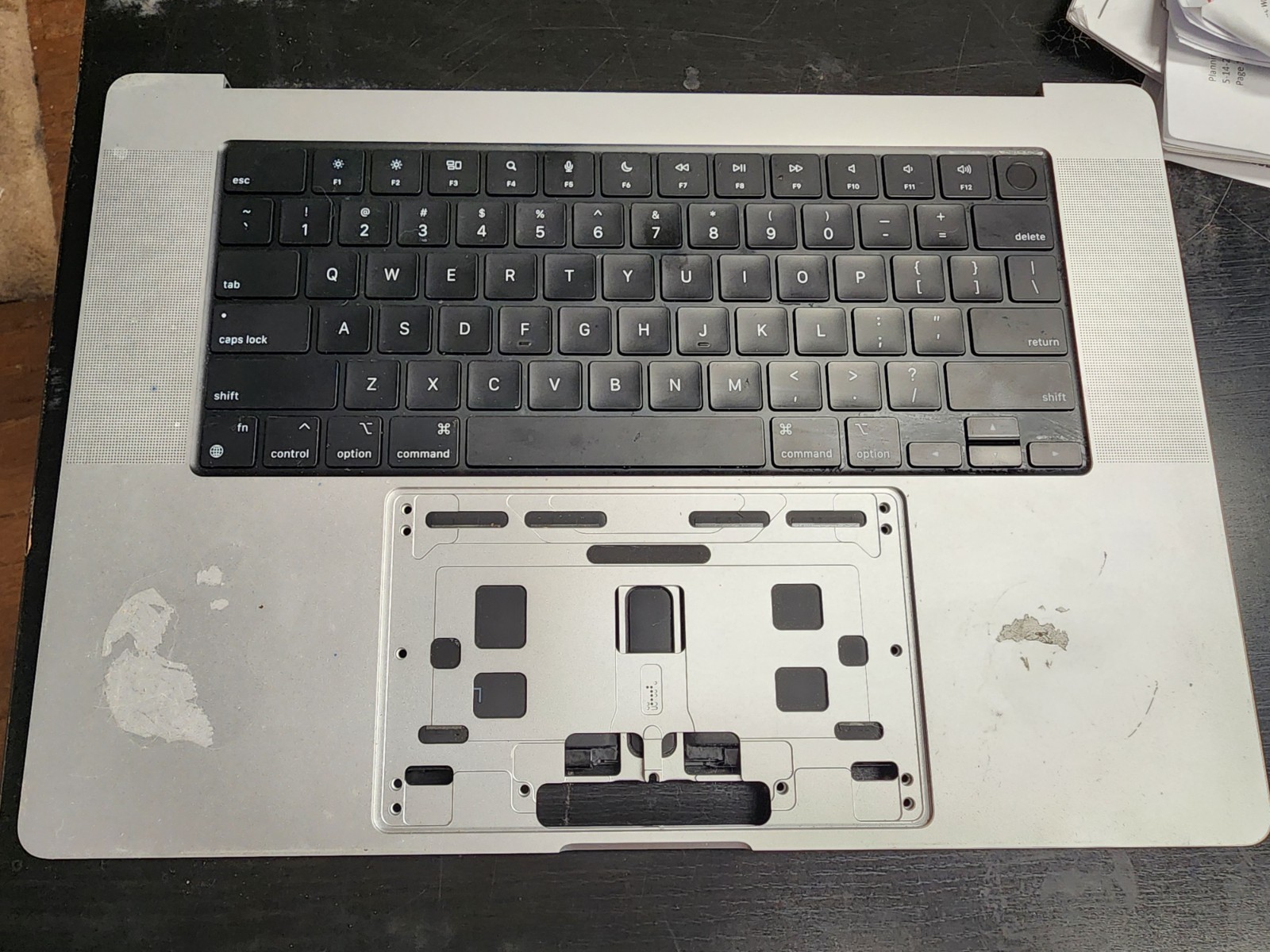 OEM Apple MacBook Pro 16″ M1 2021 A2485 Top Case Keyboard Silver
