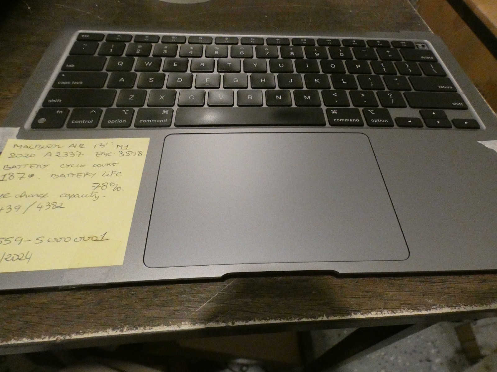 OEM Apple Macbook Air 13″ A2337 EMC 3598 2020 M1 Keyboard/Palmrest & 78% Battery