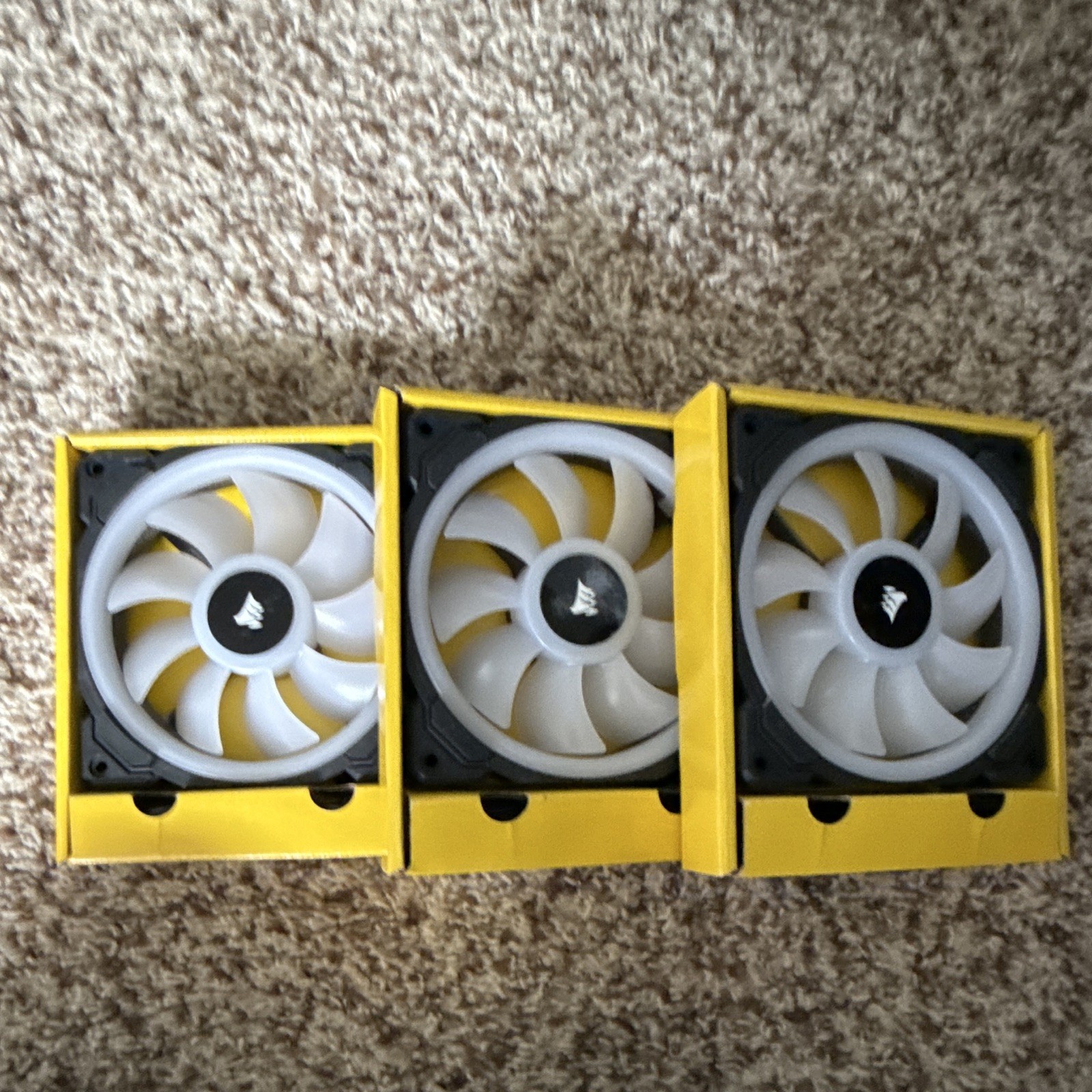 Corsair LL120 RGB 120mm PWM Case Fan 3-Pack Multicolor Black/White CO-9050072-WW